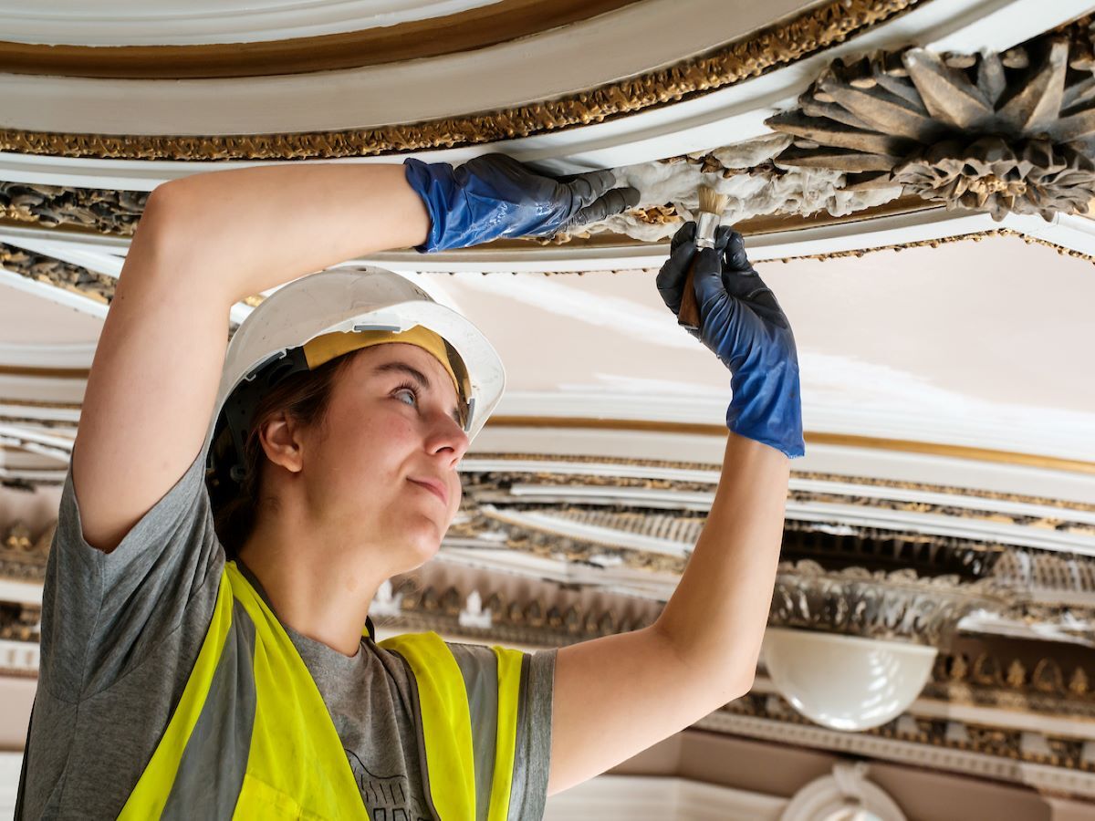 Conserving the ceiling of Court Room