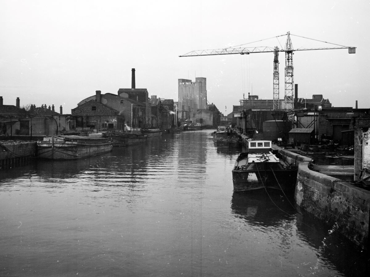 R W Paul Mill River Hull Wincolmlee Hull Jan 1975